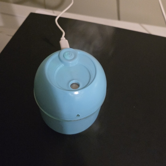 Blue LED Humidifier - Picture 2 of 2